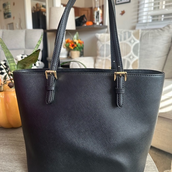 Michael Kors Jet Set Elegant Black Pocket Tote Handbag - Picture 3 of 14